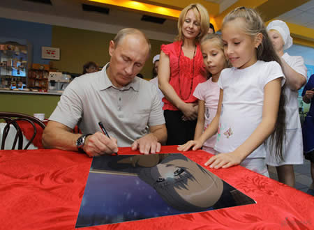 ガールズ＆パンツァー カチューシャを描くプーチン大統領