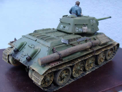 プラモデル T-34 丸太